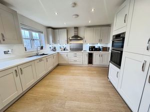 Photo 11- click for photo gallery